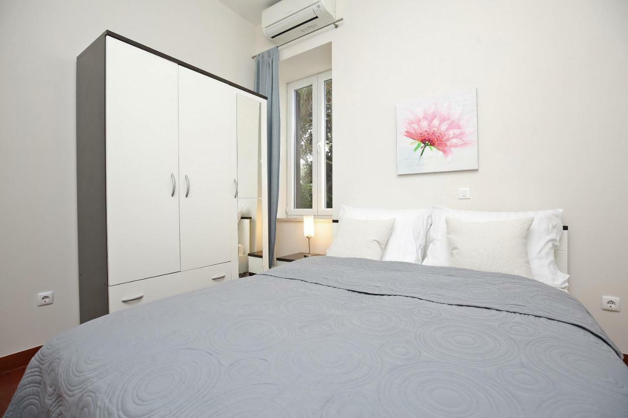 Seafront Beach Apartment - Directly At The Beach Zara Esterno foto