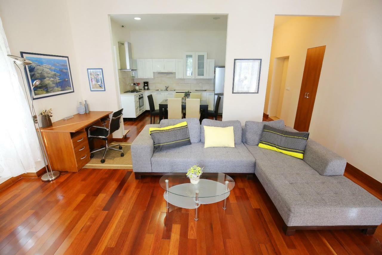 Seafront Beach Apartment - Directly At The Beach Zara Esterno foto