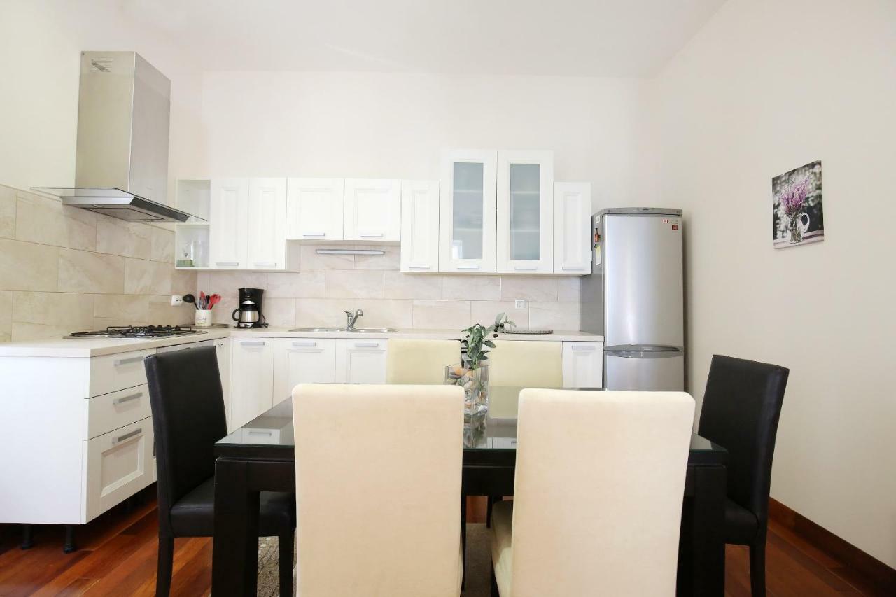 Seafront Beach Apartment - Directly At The Beach Zara Esterno foto